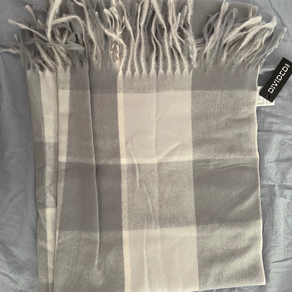 H&M plaid scarf NWT